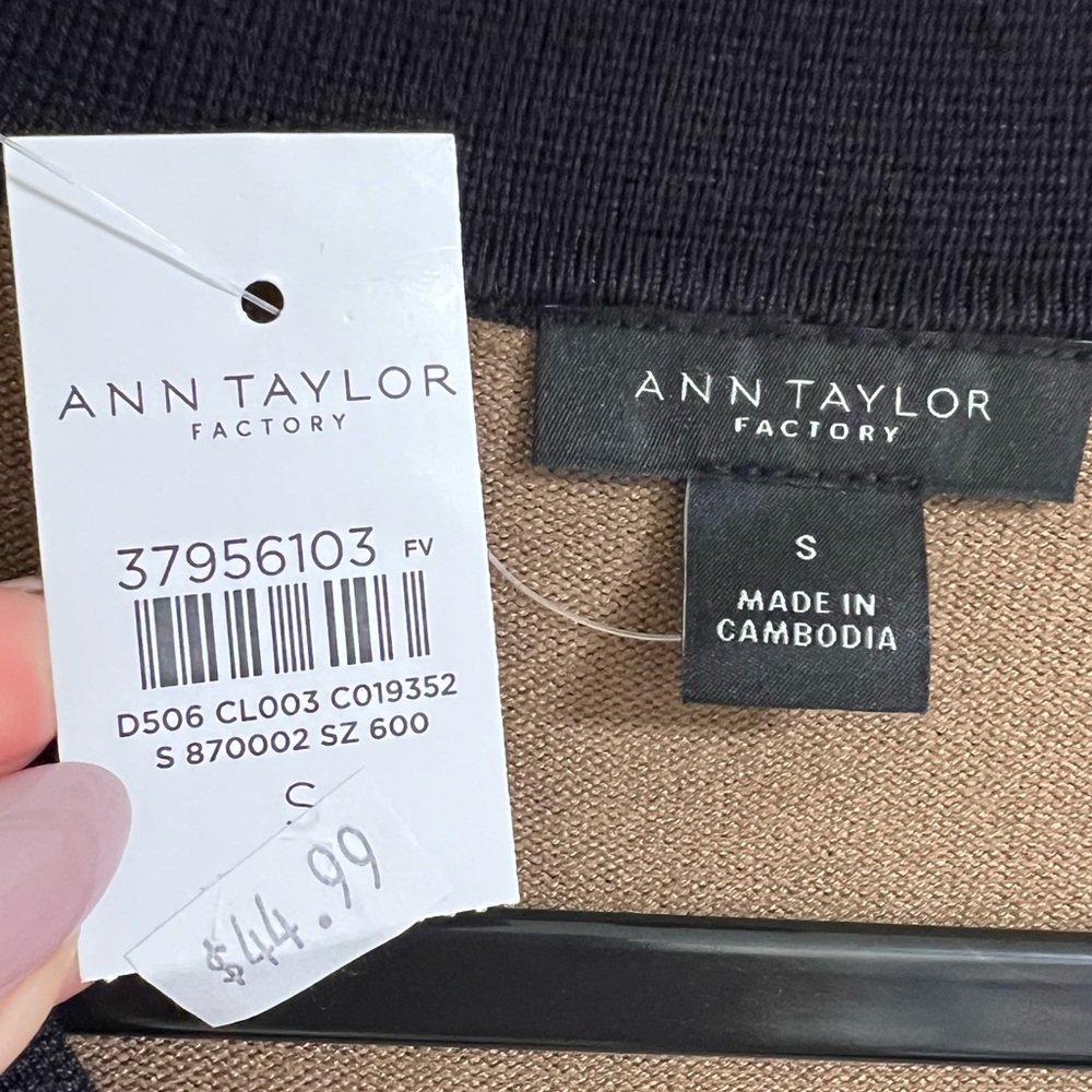ANN TAYLOR Brown‎ Long Sleeve Sweater with Black Collar, S - Picture 5 of 10